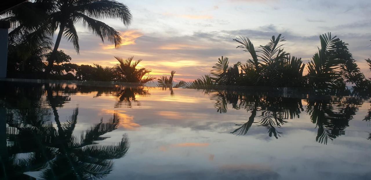 Surin Beach Oceanfront Villa With Ocean And Beach Views Kültér fotó